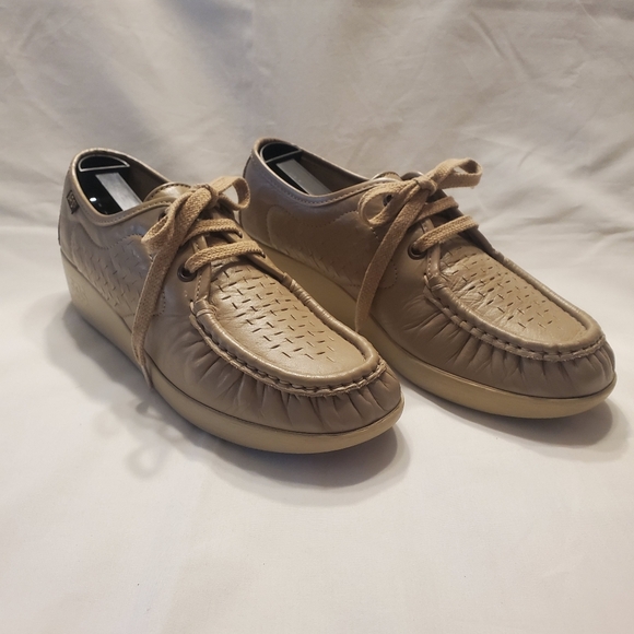 SAS S.A.S Beige Leather Woven Lace Up Loafer Hidden Heal Women's Size 8N - Picture 2 of 12